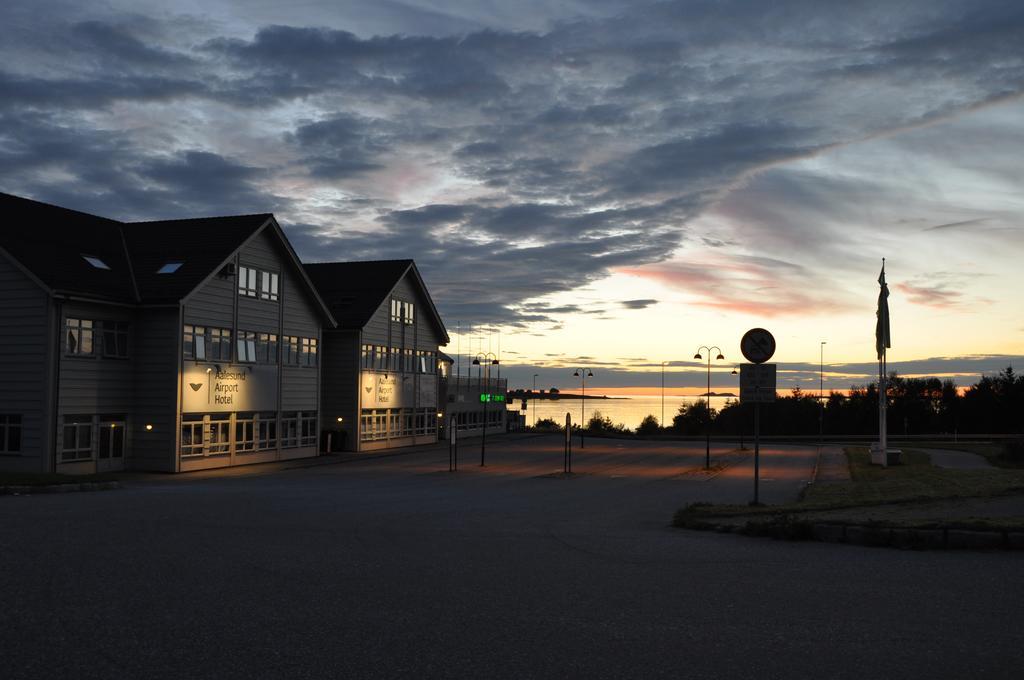 Ytterland Aalesund Airport Hotel מראה חיצוני תמונה