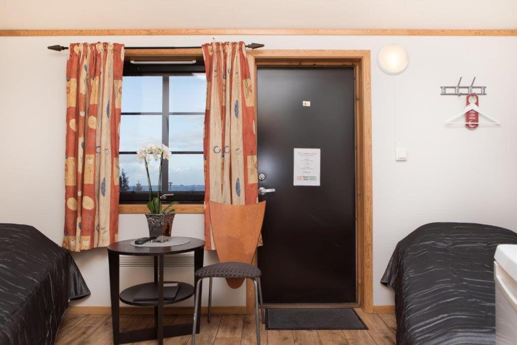 Ytterland Aalesund Airport Hotel מראה חיצוני תמונה